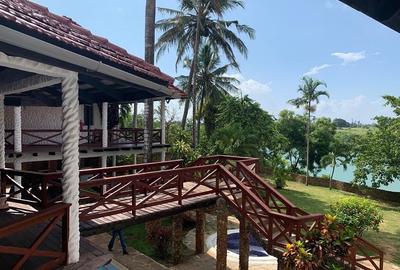 10 Bed Apartment in Nyali Area - 2