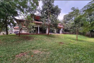 4 Bed House with En Suite in Runda - 2