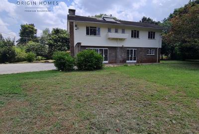 4 Bed House with En Suite at Lavington