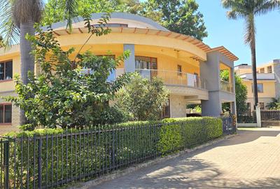 5 Bed Townhouse with En Suite at Lavington Green - 4