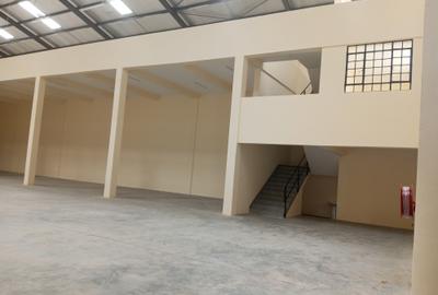 10,000 ft² Warehouse with Parking in Ruiru