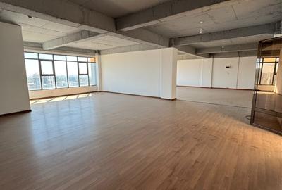 228 ft² Office with Backup Generator at Adams Arcade