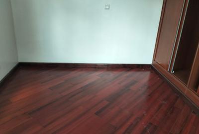 5 Bed Townhouse with En Suite in Lavington - 2