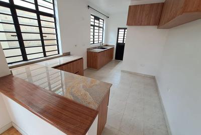 4 Bed Townhouse with En Suite at Oloolua - 46 - 4