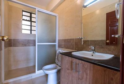 1 Bed Apartment with En Suite at Westlands Rd