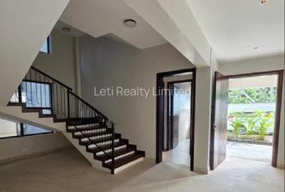 5 Bed Townhouse with En Suite in Lavington - 4