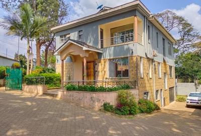 5 Bed Townhouse with En Suite in Westlands Area - 2