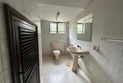 5 Bed Townhouse with En Suite in Lavington