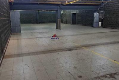 30,000 ft² Warehouse with Service Charge Included in Industrial Area - 3