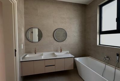 5 Bed Townhouse with En Suite at Manyani East - 3