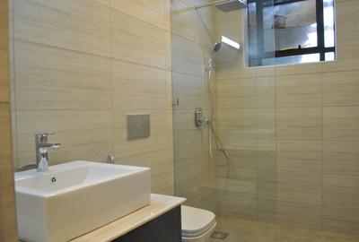 2 Bed Apartment with En Suite in Westlands Area - 4