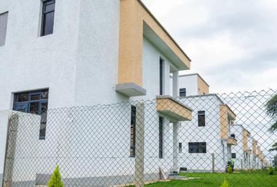 3 Bed Townhouse with En Suite in Ongata Rongai - 2