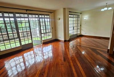 4 Bed Townhouse with En Suite at Valley Arcade - 3