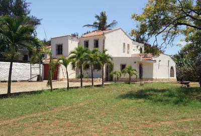 4 Bed House with En Suite in Nyali Area