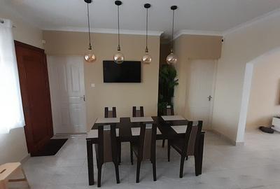 2 Bed House with En Suite in Kenyatta Road