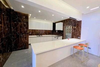 3 Bed Apartment with En Suite at Links Road - 4