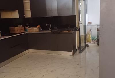4 Bed Apartment with En Suite at 3Rd Avenue