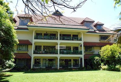 3 Bed Apartment with En Suite in Lavington