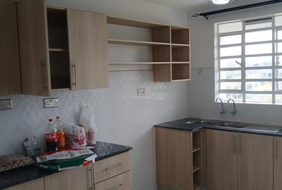 Serviced 3 Bed Apartment with En Suite at Pemways