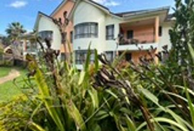 Serviced 2 Bed Apartment with En Suite in Runda - 4