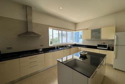 5 Bed Villa with En Suite at Peponi Road