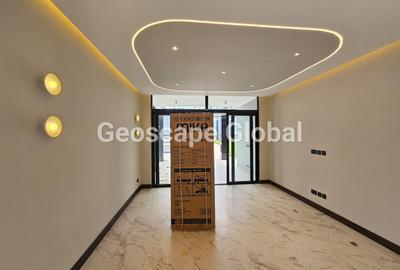 5 Bed House with En Suite in Nyari - 3