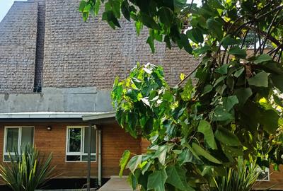 4 Bed Townhouse with En Suite in Spring Valley