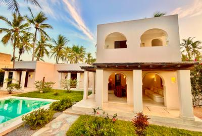 3 Bed Villa with En Suite at Off Turtle Bay Road - 3