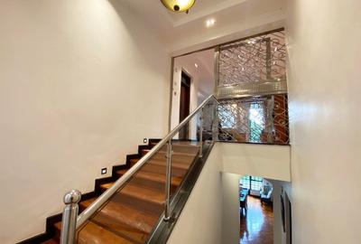 5 Bed Townhouse with En Suite in Kitisuru - 4