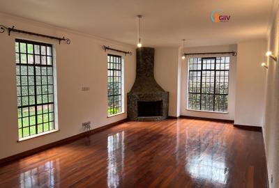 4 Bed Townhouse with En Suite in Spring Valley - 4