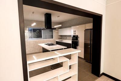 3 Bed Apartment with En Suite at Riverside Drive - 4