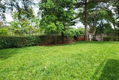 4 Bed House with En Suite in Hill View - 2