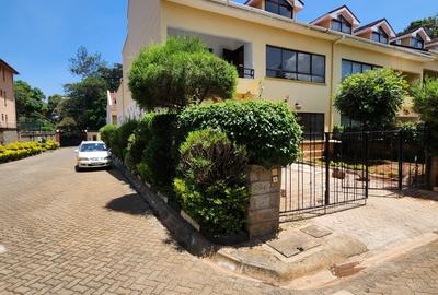 5 Bed Townhouse with En Suite in Lavington