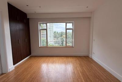 2 Bed Apartment with En Suite in Westlands Area - 3