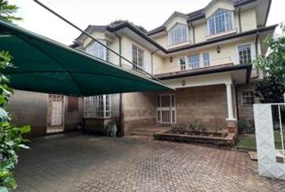 5 Bed Townhouse with En Suite at Lavington Green