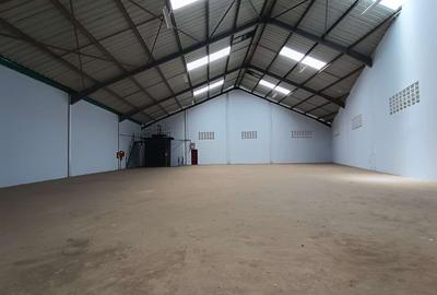 17,000 ft² Warehouse with Service Charge Included in Ruaraka