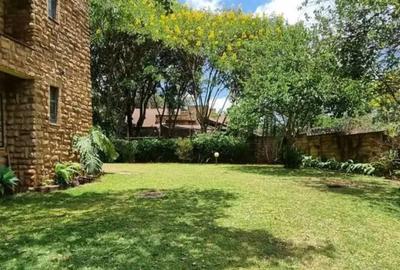4 Bed Townhouse with En Suite at Lakeview Estate. - 3