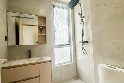 2 Bed Apartment with En Suite in Westlands Area