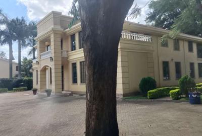 5 Bed House with En Suite at Gigiri Area