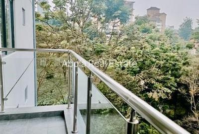 3 Bed Apartment with En Suite in Riverside - 3