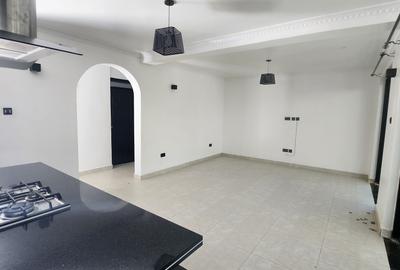 3 Bed House with En Suite in Runda