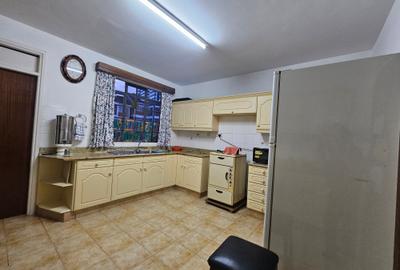 3 Bed Apartment with En Suite in Kileleshwa