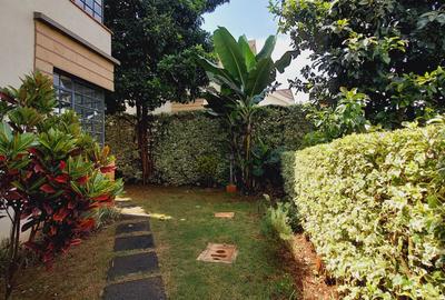 4 Bed Townhouse with En Suite in Kitisuru