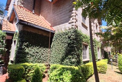 4 Bed Townhouse with En Suite in Lavington