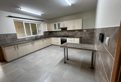 3 Bed Apartment with En Suite at Westland