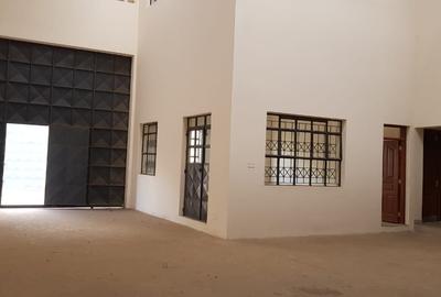 6,738 ft² Warehouse in Ruaraka - 2
