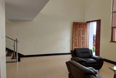 5 Bed Townhouse with En Suite at Chalbi Drivve