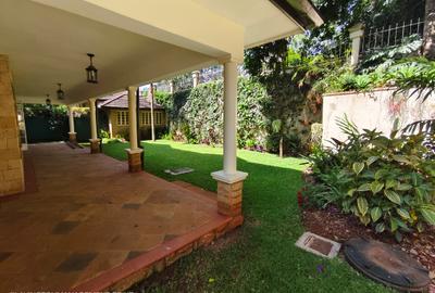 5 Bed Townhouse with En Suite at Lavington Green