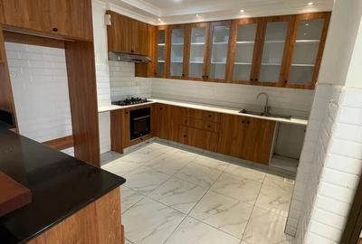 4 Bed Apartment with En Suite in Kileleshwa