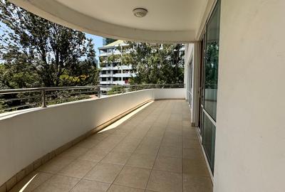 4 Bed Apartment with En Suite in Riverside - 3